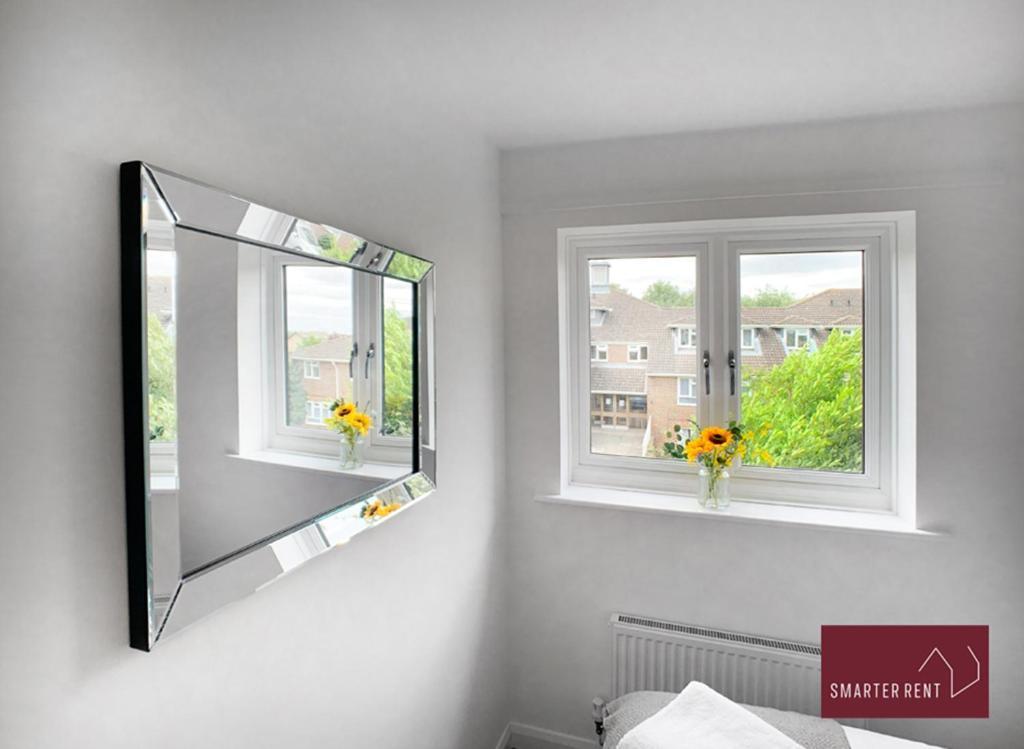 Guildford - 2 Bedroom House West Clandon Exterior photo